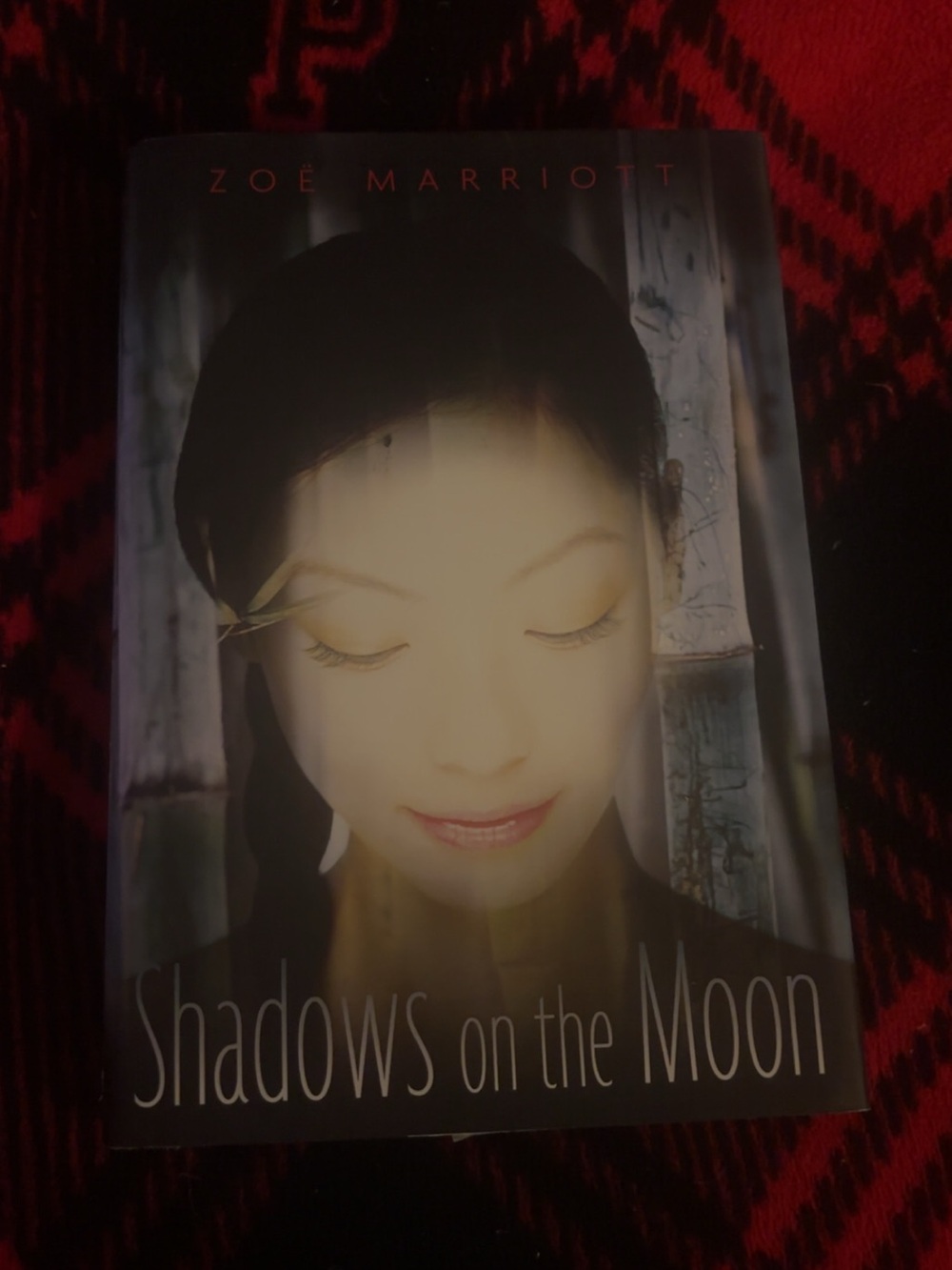 Barnes & Noble Shadows on the Moon - Black, Red
